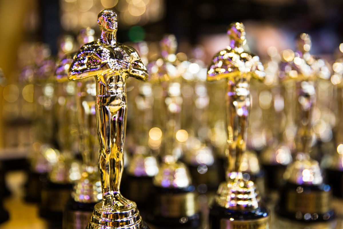 The Oscars Goody Bag Has Been Revealed And It’s Mega Cosmopolitan