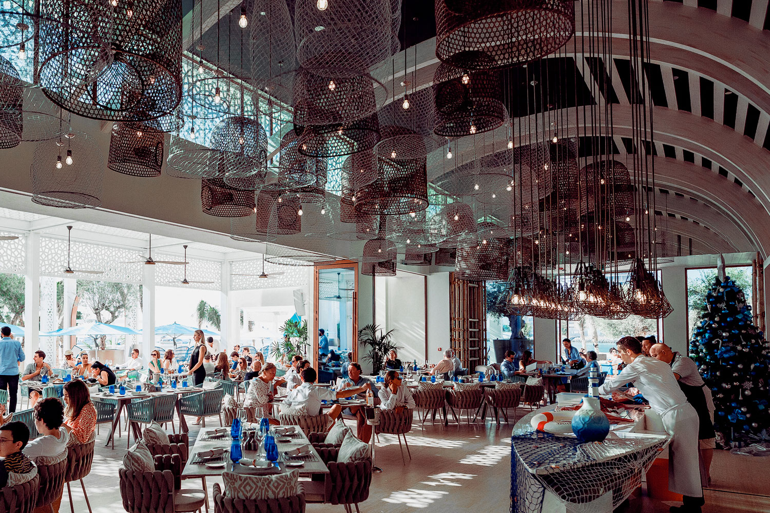 10 Dubai Restaurants Ideal For The PicturePerfect Christmas Meal With